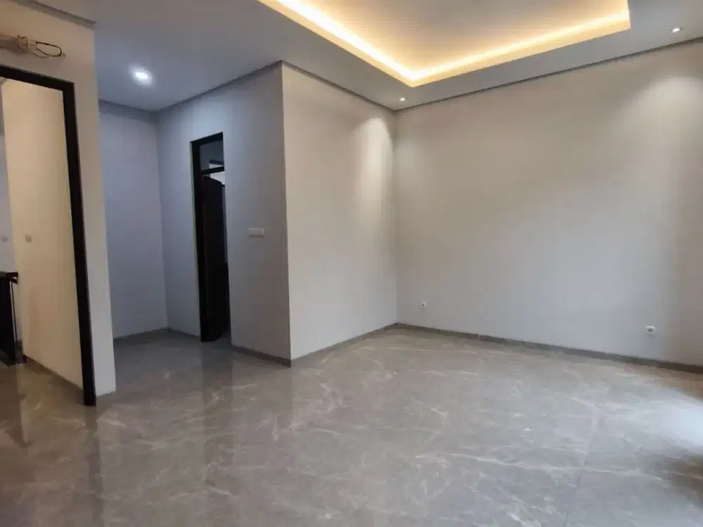 Rumah Baru di Alam Sutera Hadap Selatan, Tangerang Selatan