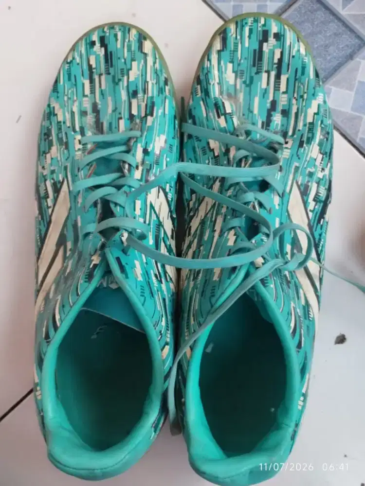 Sepatu futsal milss