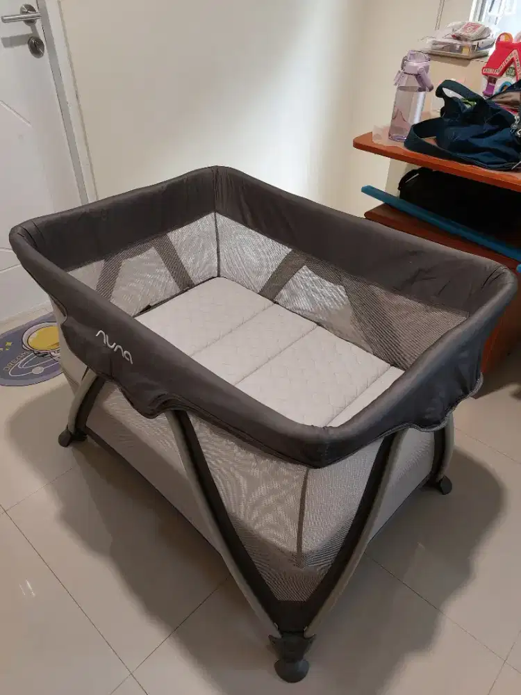 Nuna Sena Baby box
