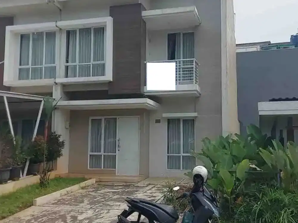 Rumah SHM 8 Menit ke Mall Paradise Walk Serpong Hadap Selatan J-51758