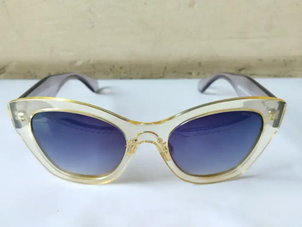 Kacamata fashion Miumiu SMU11P