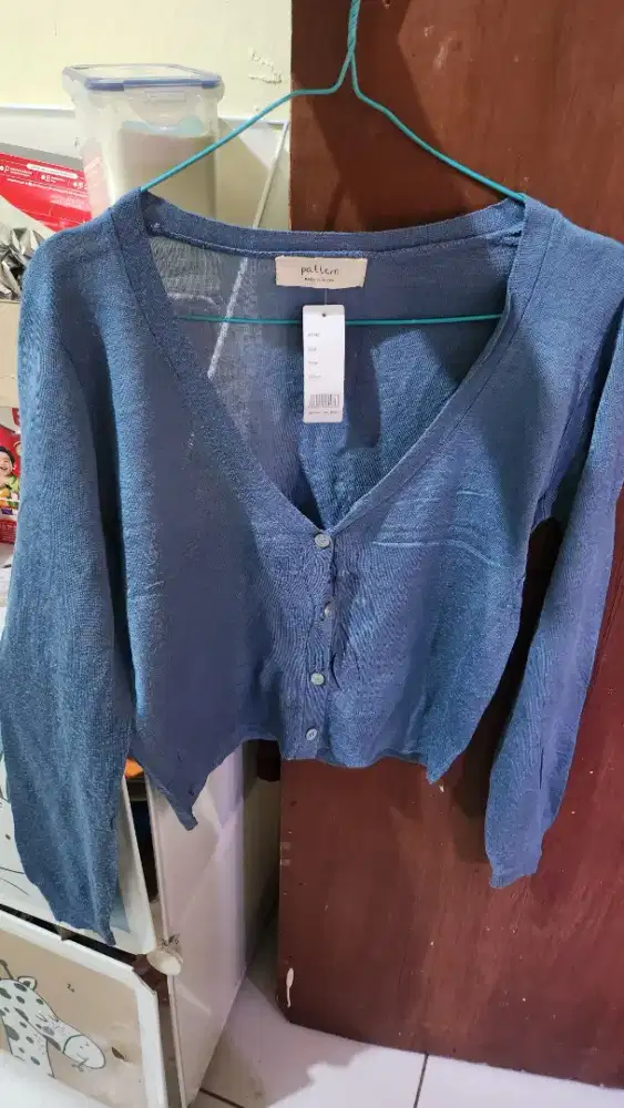 Cardigan cropp biru