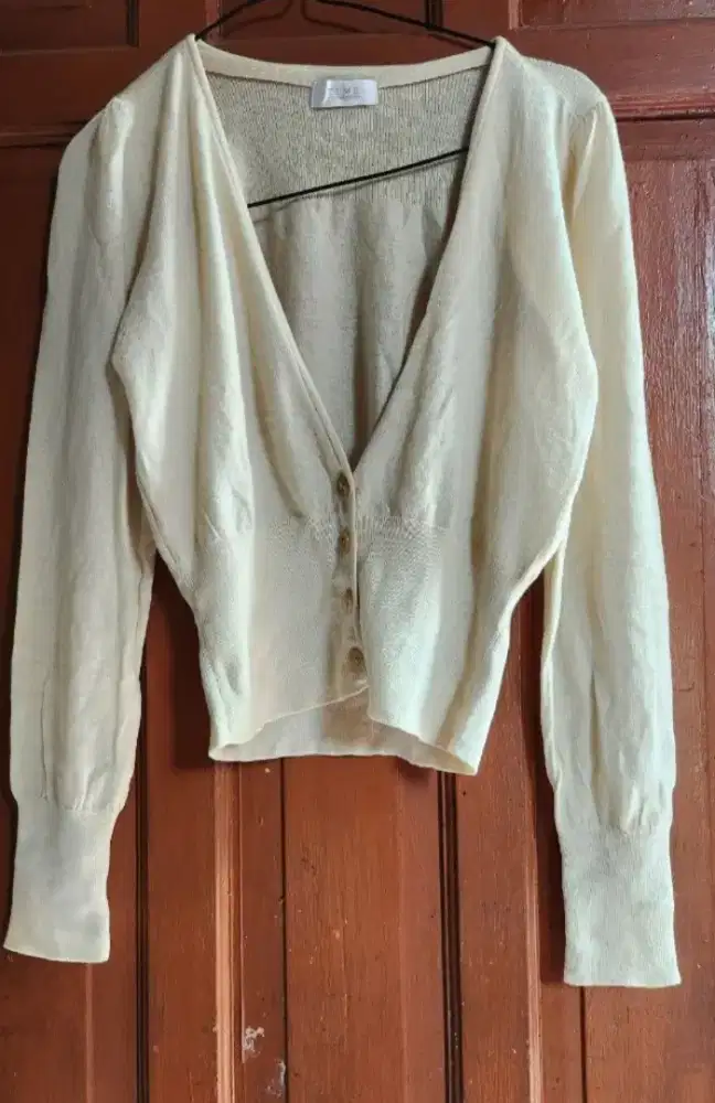 Cardi warna batter