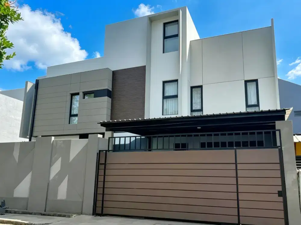 SUPER HOT! Rumah Komersial Malaka Raya – 2,5 Lantai, Cocok Kantor & Usaha
