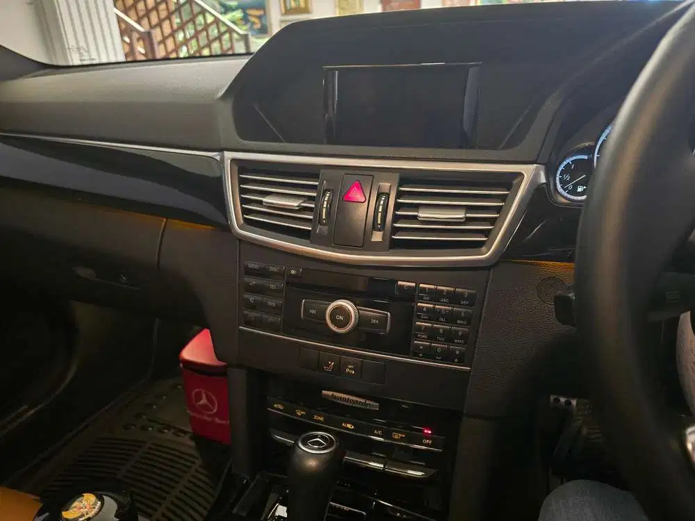Mercedes-Benz E250 2010 Bensin