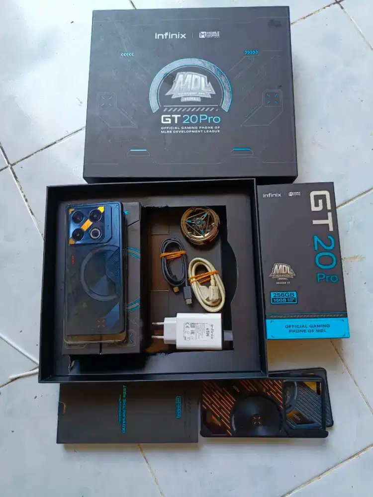 Infinix gt 20 pro 8/256 fullset gift box