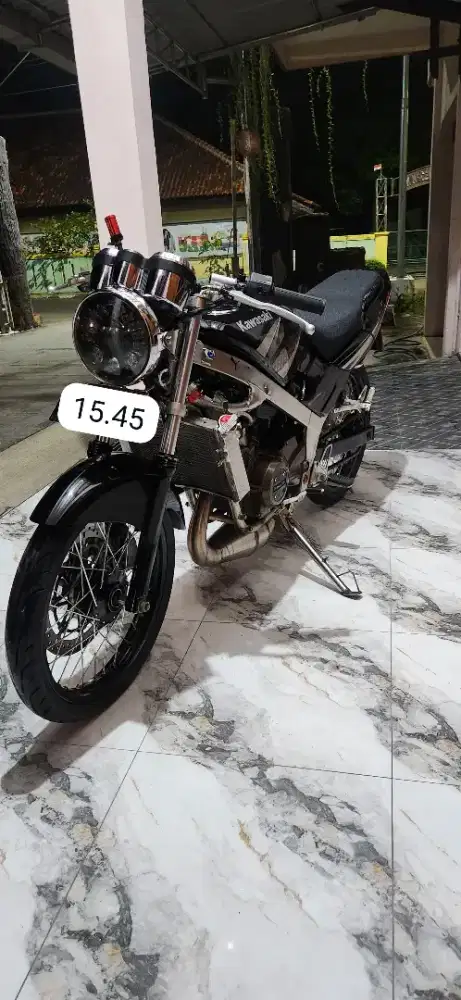 Ninja R 2010 Hitam