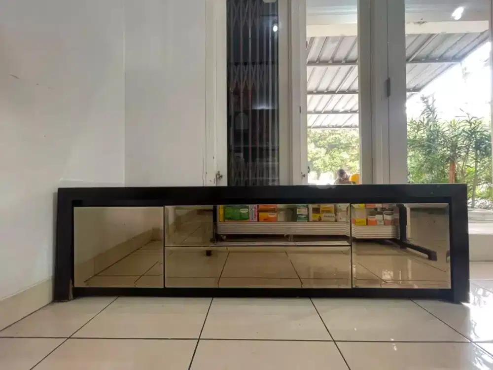 Bufet TV Kaca Bronze