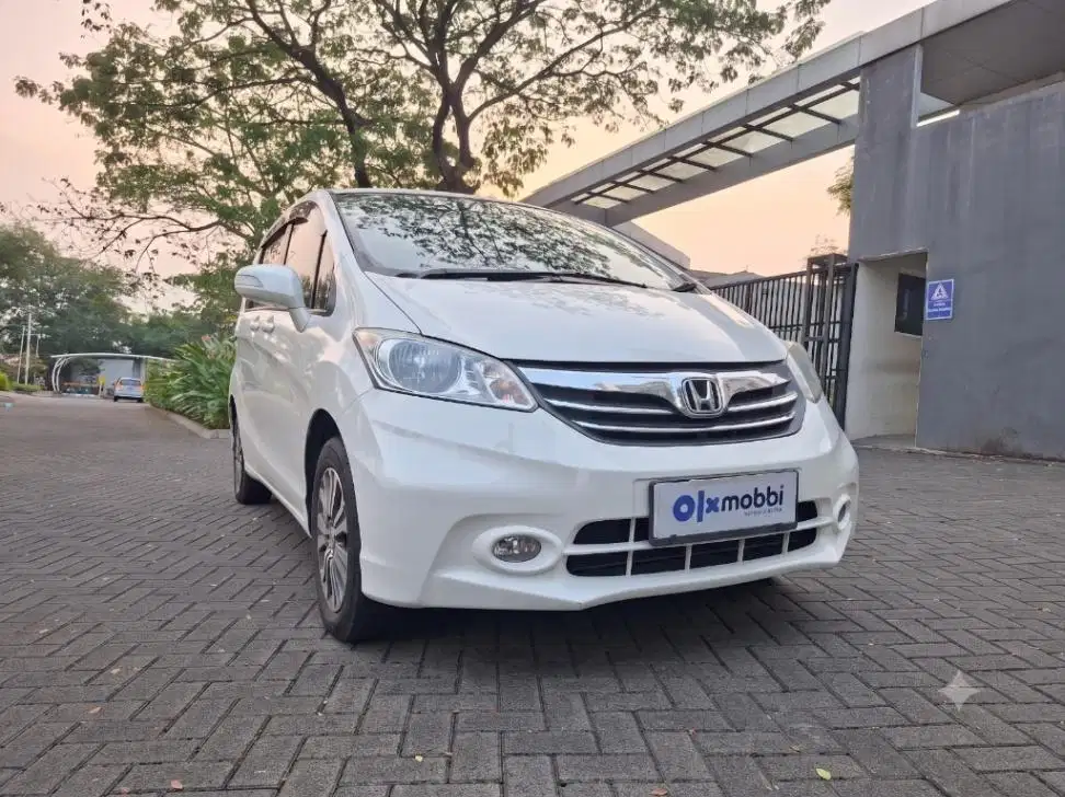 [OLX Mobbi] DP 5% !! Honda Freed Putih 1.5 E AT 2013 TMM