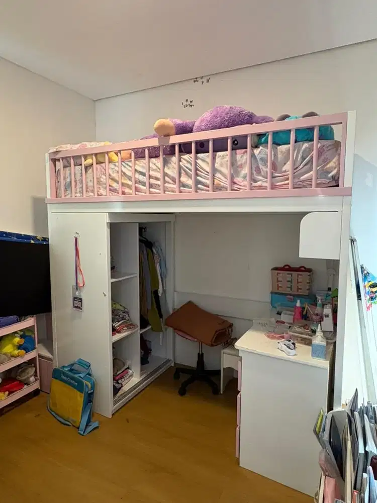 Tempat tidur anak tingkat meja belajar