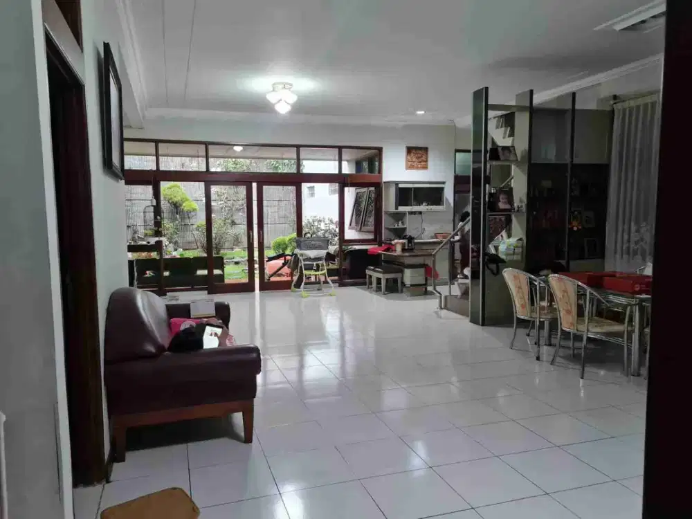 DISEWAKAN DIKONTRAKAN RUMAH KANTOR SURAPATI CIKUTRA KOTA BANDUNG STRATEGIS