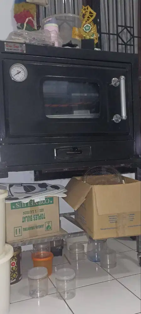 Oven kue elpiji