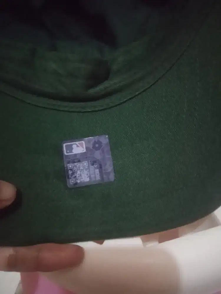 Topi ORI  bekas tapi seperti baru