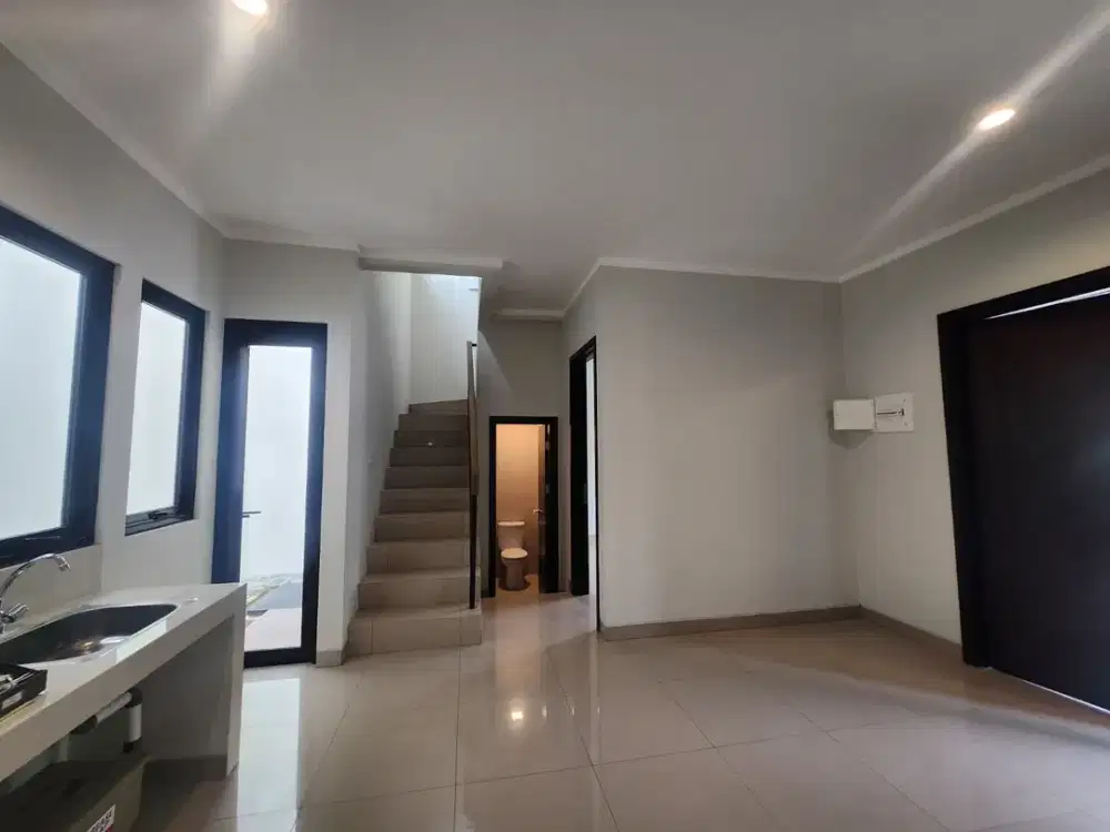 Dijual Rumah Baru di Cluster Regia, Summarecon Crown Gading - Type 7 Deluxe, Siap AJB