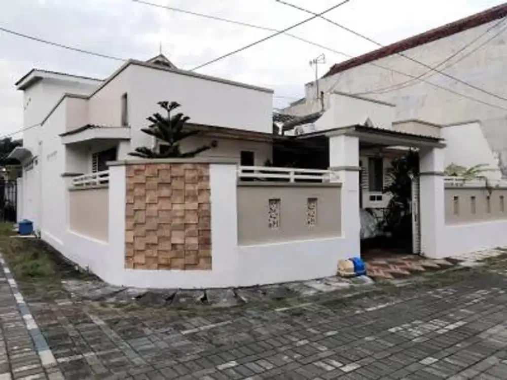Rumah Luas di Area Favorit Malang. Dekat Pasar Sawojajar, Exit Tol Madyopuro, Velodrome Malang, dan Terminal Hamid Rusdi.MLG00035