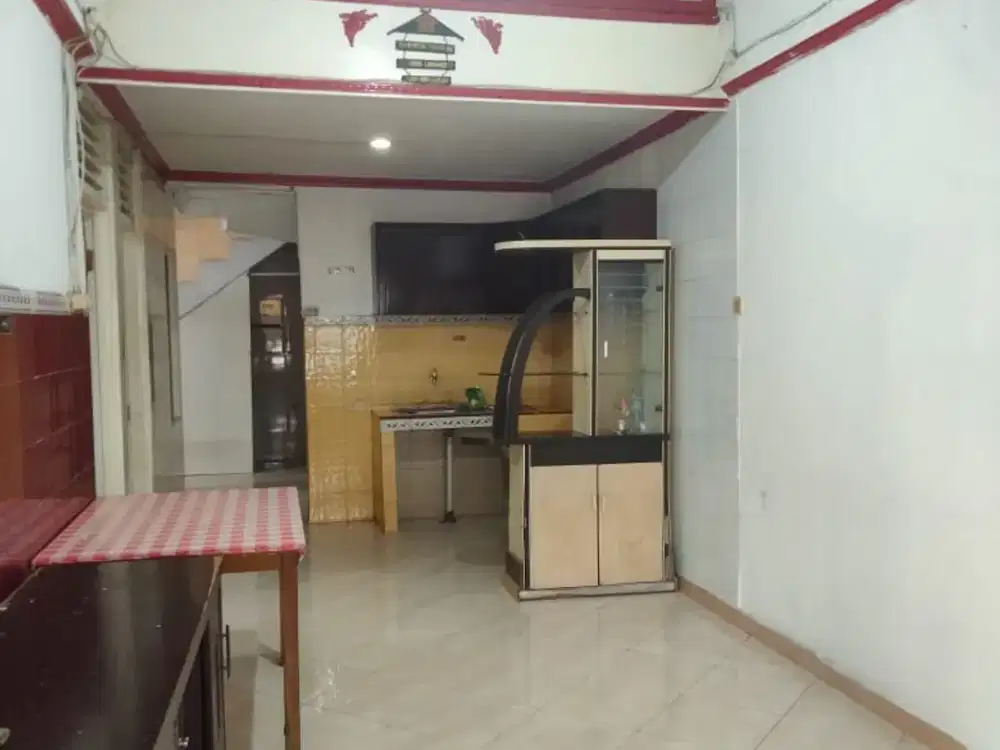Di sewakan  Rumah 1,5 lt  Lokasi Klp Kopyor Barat