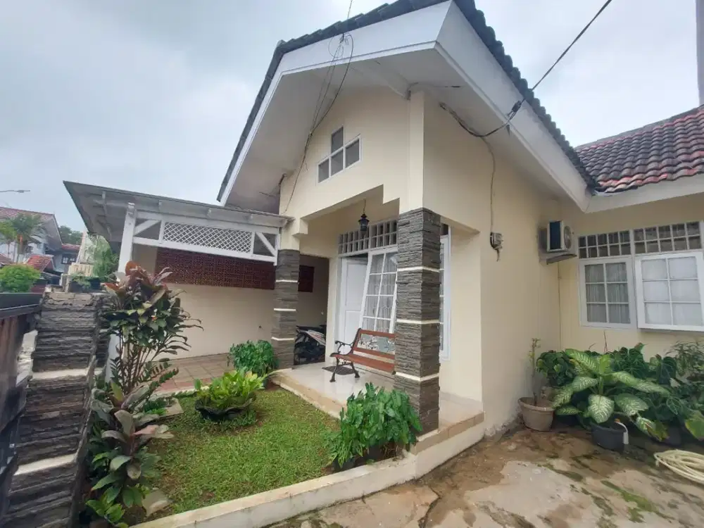 Best Deal Rumah Luas 180M2 Berhalaman Belakang Luas di Pamulang
