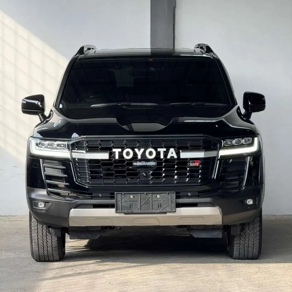 Odo5rb Toyota Land Cruiser GR 4x4 A/T 2023 hitam