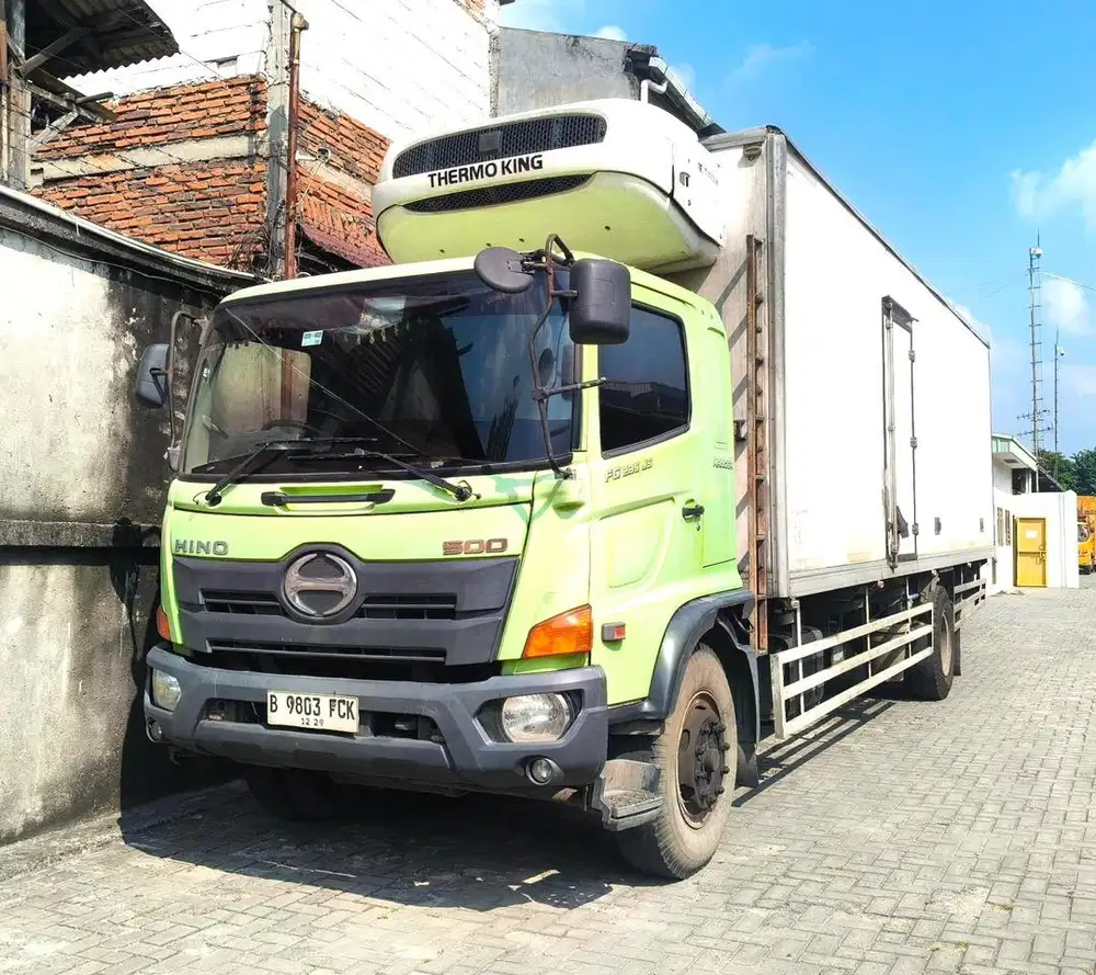 bok Freezer +banBARU MURAH Hino engkel 4x2 FG 235 JW box frozen 2019
