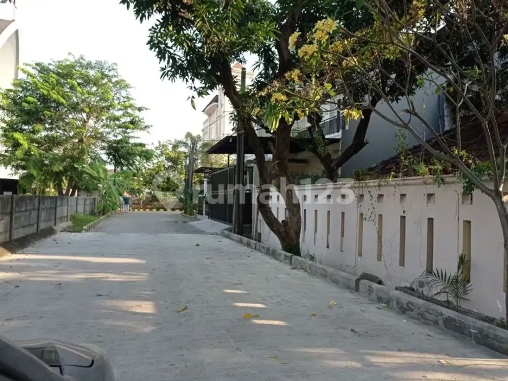 Dijual rumah tua hitung tanah murah strategis di kelapa gading