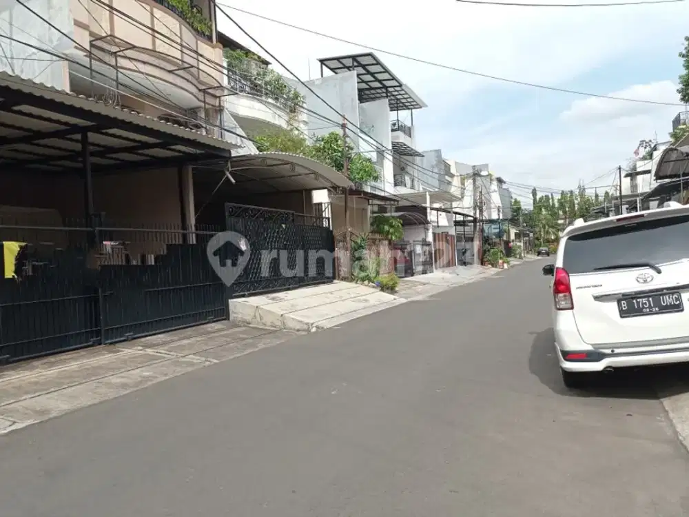 Dijual rumah siap huni di summagung3 kelapa gading