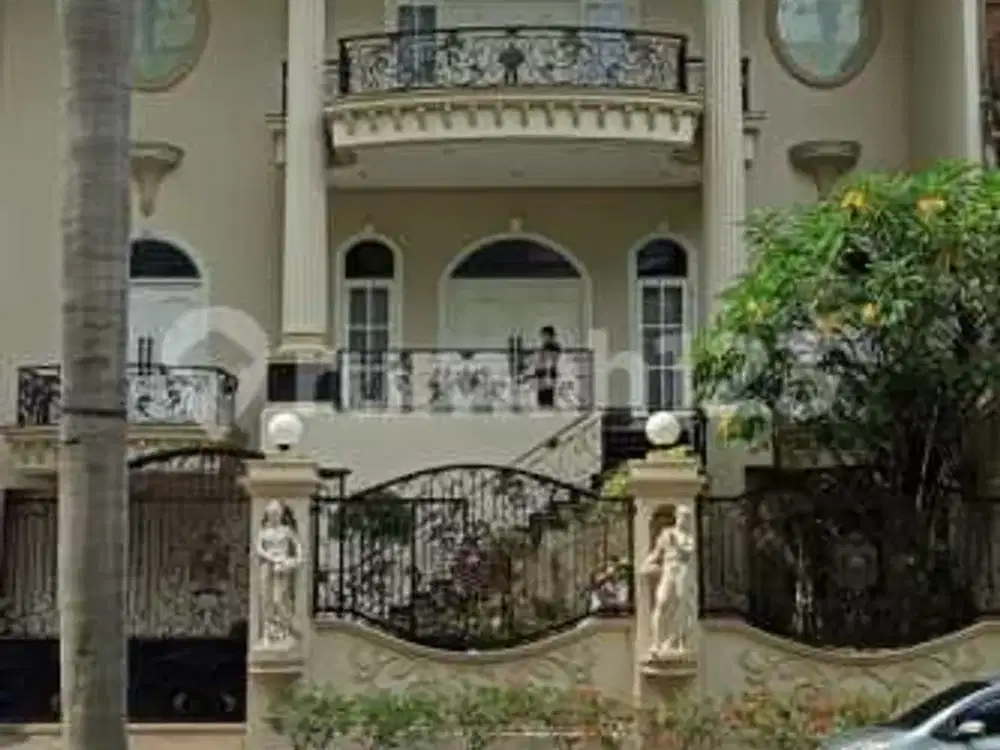 Dijual Murah Rumah Klasik Mewah 4 Lantai Bebas Banjir di Artha Gading Kelapa Gading