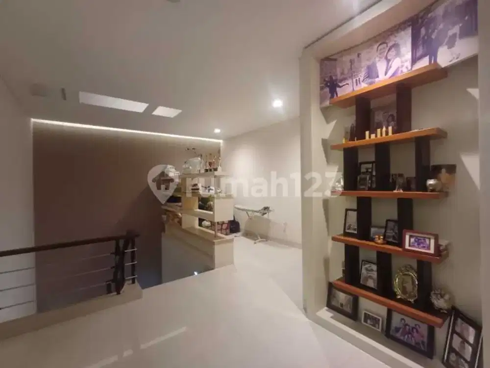 Jual Murah Rumah Minimalis Rapi Baru Jalan Lebar Bebas Banjir di Kelapa Gading