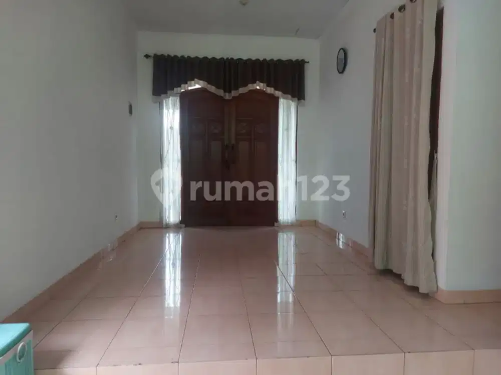 Rumah Murah 2 Lantai 4 Kamar Jalan Lebar Bebas Banjir di Kelapa Gading