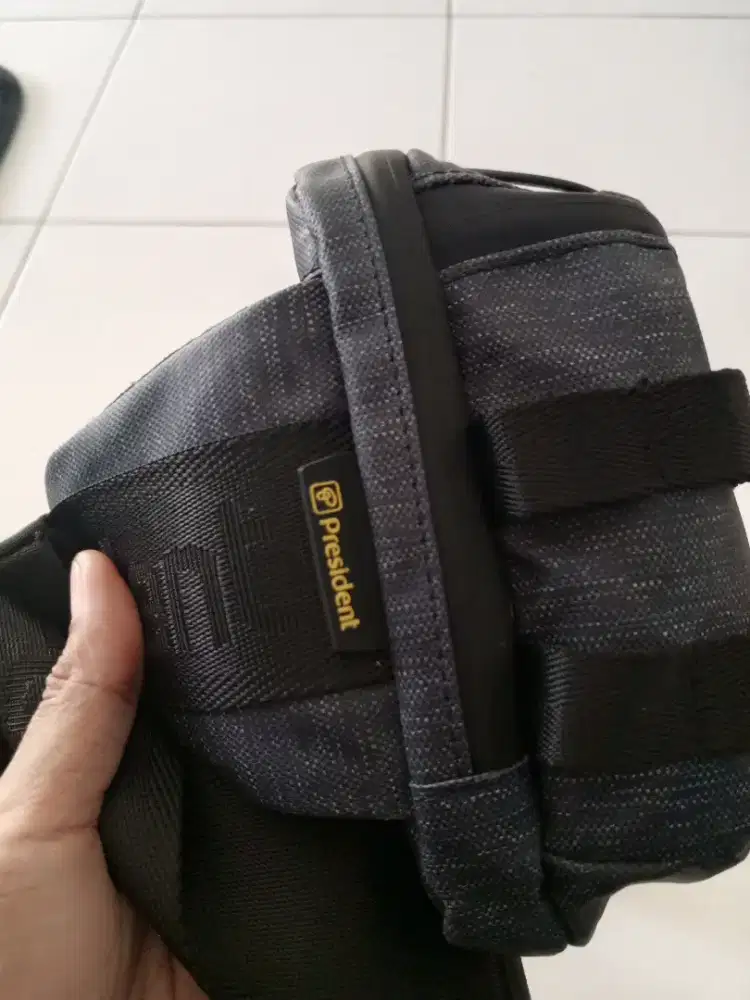 Waist bag atau Tas Pinggang Pria