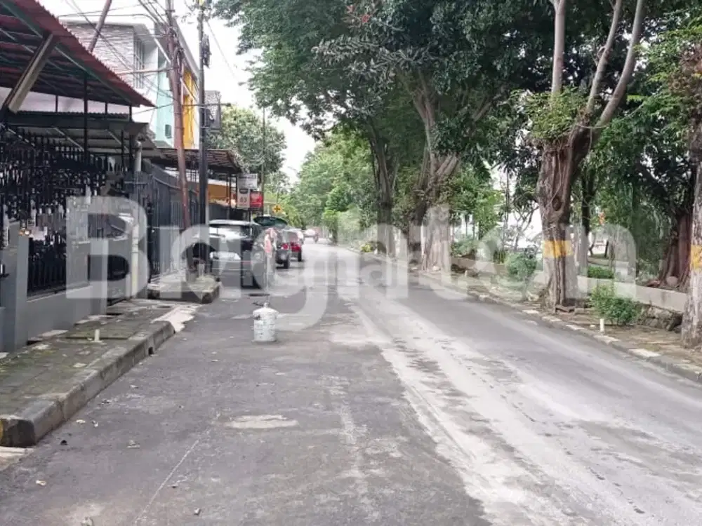 Rumah Besar Bisa Buat Usaha, Resto Kelapa Gading