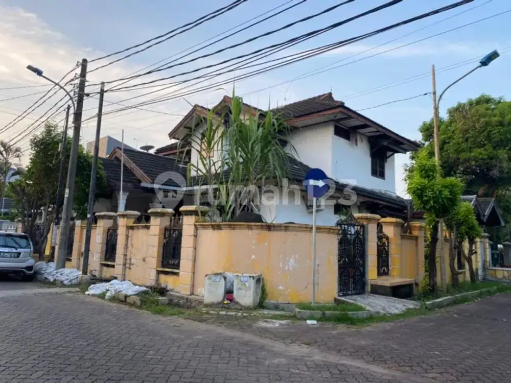 Jual Murah...Bu...Rumah Siap Huni ......2 Lantai.... 6 Kamar .....Bebas Banjir ...Deket Sekolah..... di Kelapa Gading