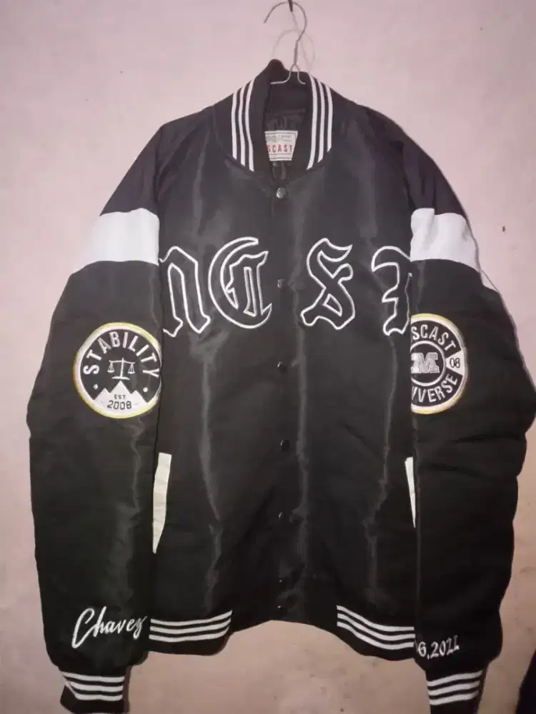 misscast varsity jaket vintage Chavez black