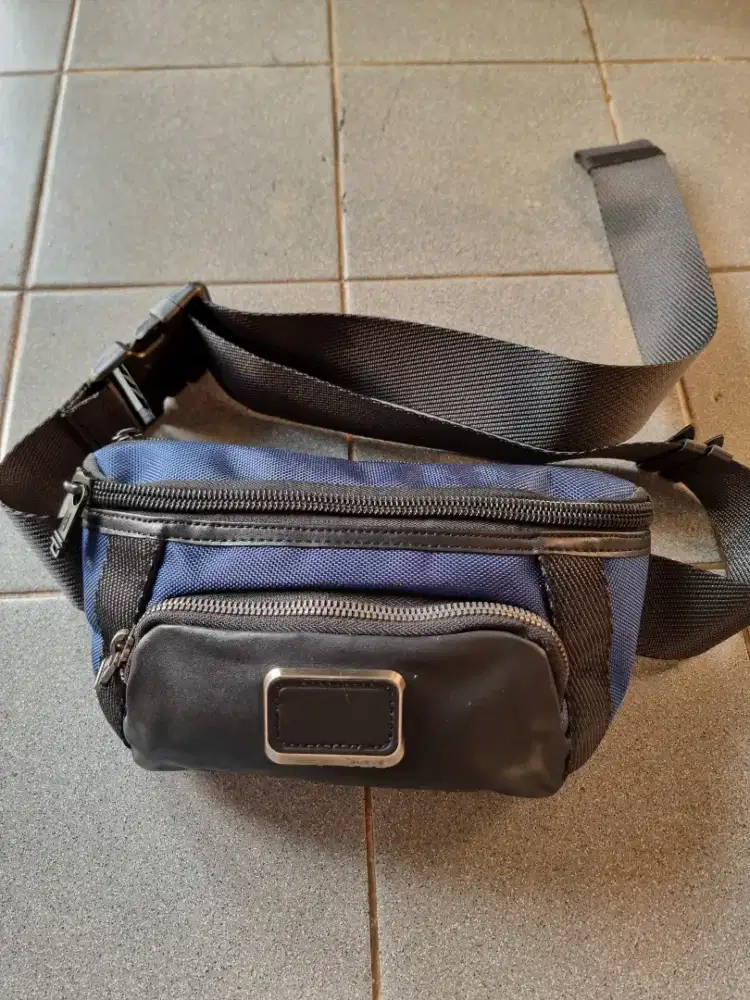 Tas pinggang/WB brand Tumi
