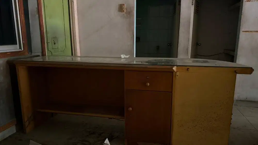 MEJA KERJA BAHAN KAYU