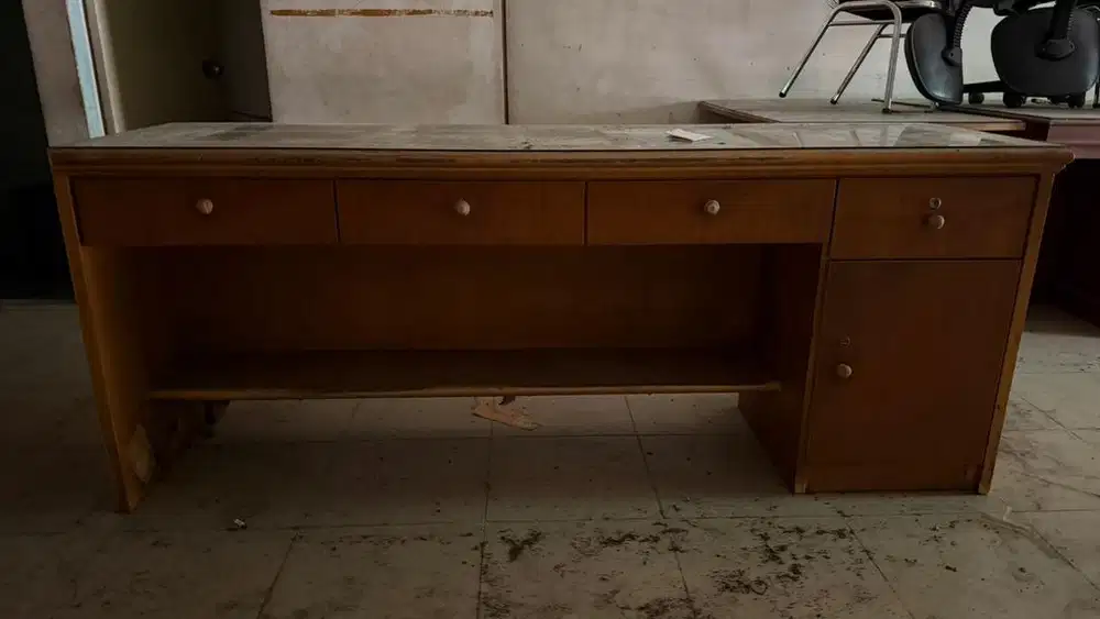 MEJA KERJA KAYU