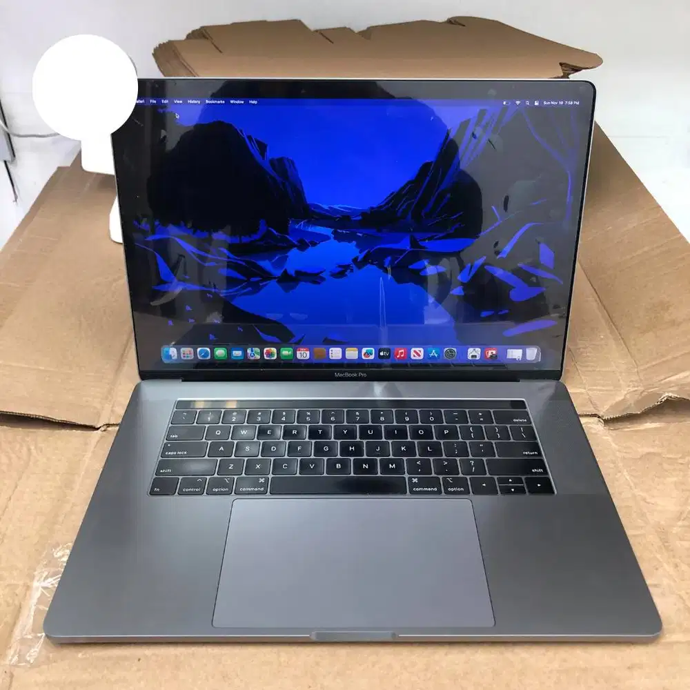 MacBook Pro Retina 15 2019 (8-Core i9) *RSK