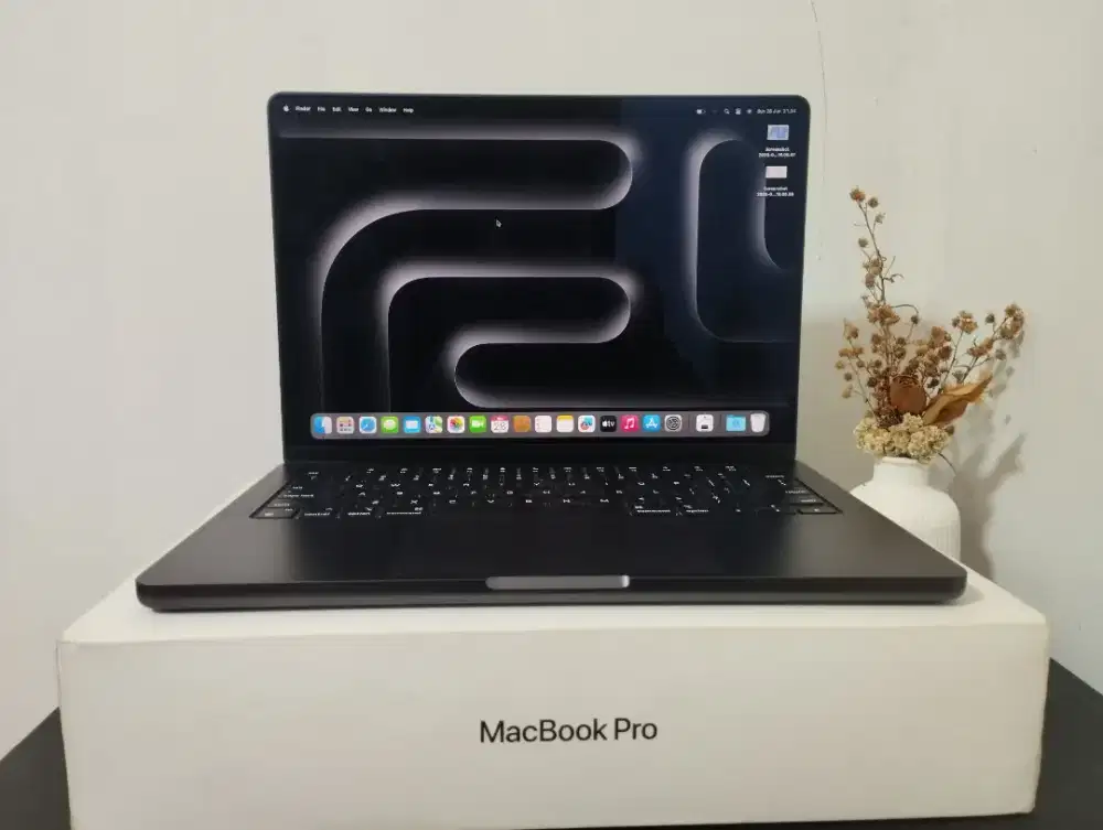 Macbook Air Pro M1 M2 M3 M4 M5