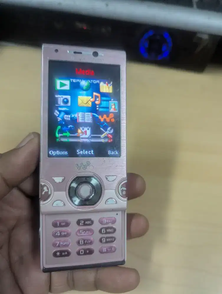 Sony Ericsson W995 aka Hikaru pink