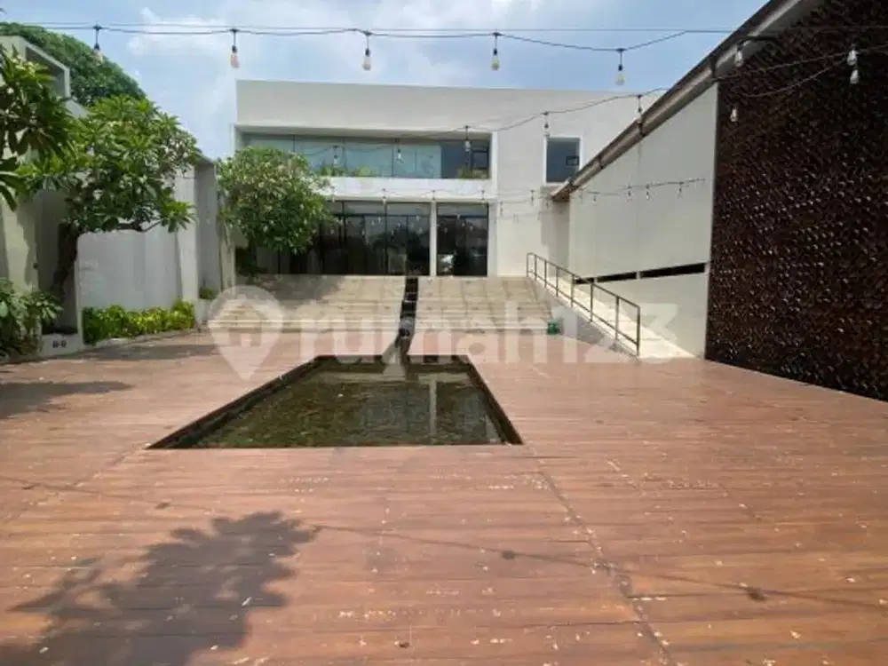 Gedung Multipurpose Event dan Kantor di Jagakarsa Siap Pakai