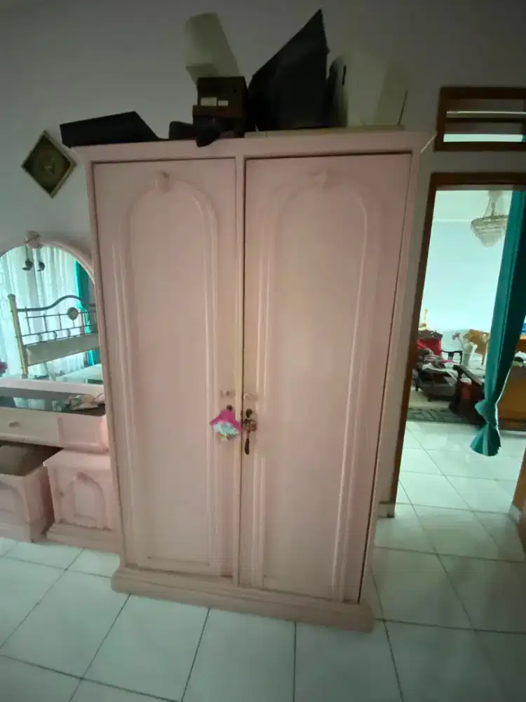 Di jual Lemari bekas mulus
