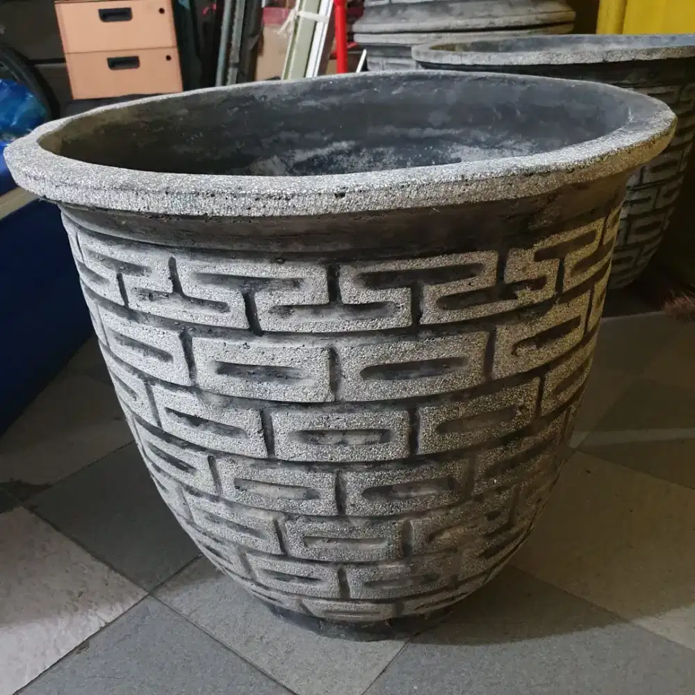 Pot semen motif bata diameter 62cm