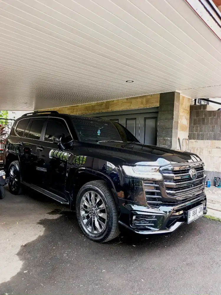 Toyota Land Cruiser VX-R 300 2025
