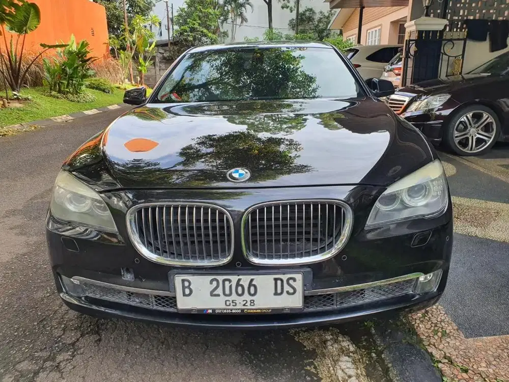 BMW 730Li F02 LOW KM