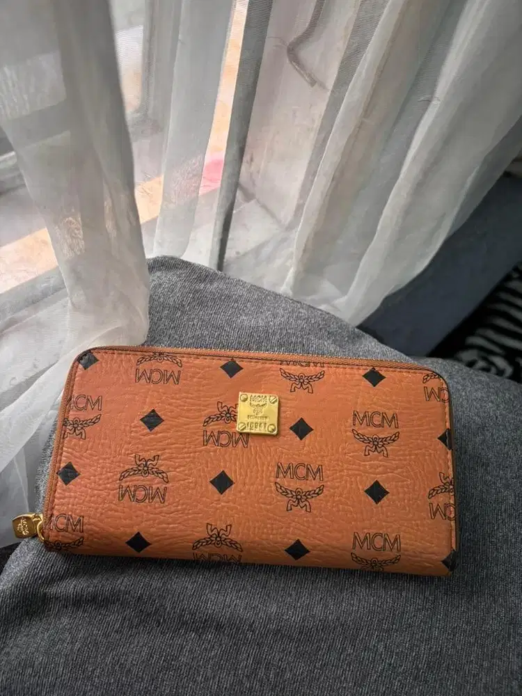 Dompet panjang MCM camel