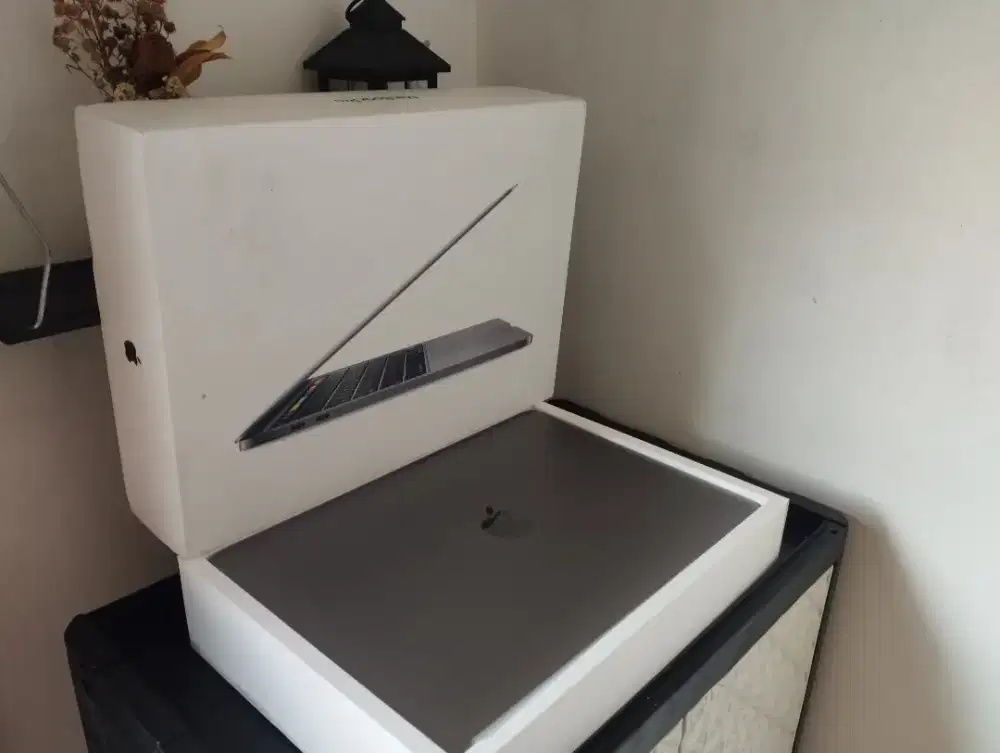 Macbook Pro Air M1 M2 M3 M4 M5 NEO
