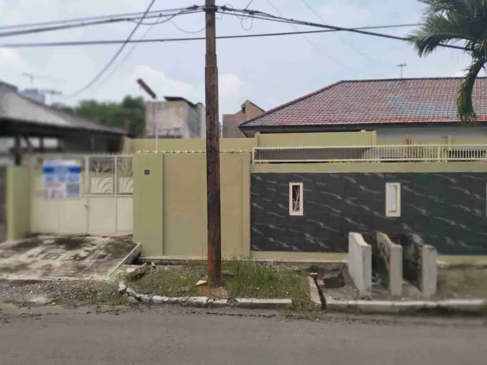 DI JUAL RUMAH HITUNGKAN TANAH DI KUPANG INDAH, ROW JALAN KEMBAR CLUSTER

Bisa Dipakai untuk Kantor
 Dekat Akses Tol Satelit
 Jalan kembar Cluster
 Bebas banjir
Specs:
LT: 957 (Lebar +/-40m)
LB: 250 
KT 3+1 I KM 2+1
Hook I Hadap Timur-Utara
SHM
*: 13,9 neg