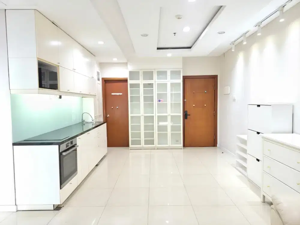 Dijual 3 Kamar Tidur Apartment Thamrin Residences dengan Interior Eksklusif View Swimming Pool - Jakarta Pusat