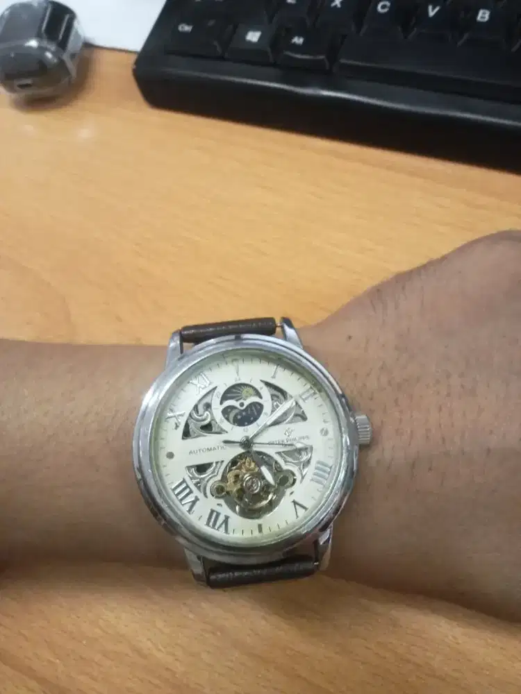 Jam tangan patek Philippe geneve