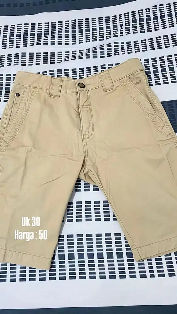 Celana pendek thrift