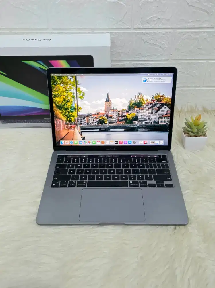Macbook Pro M1 256Gb Bagus Lengkap
